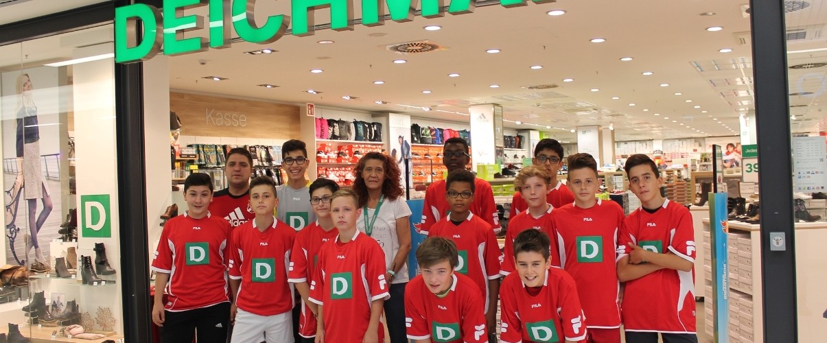 Foto zum Beitrag: C2- Junioren sagen “DANKE” Deichmann!!!