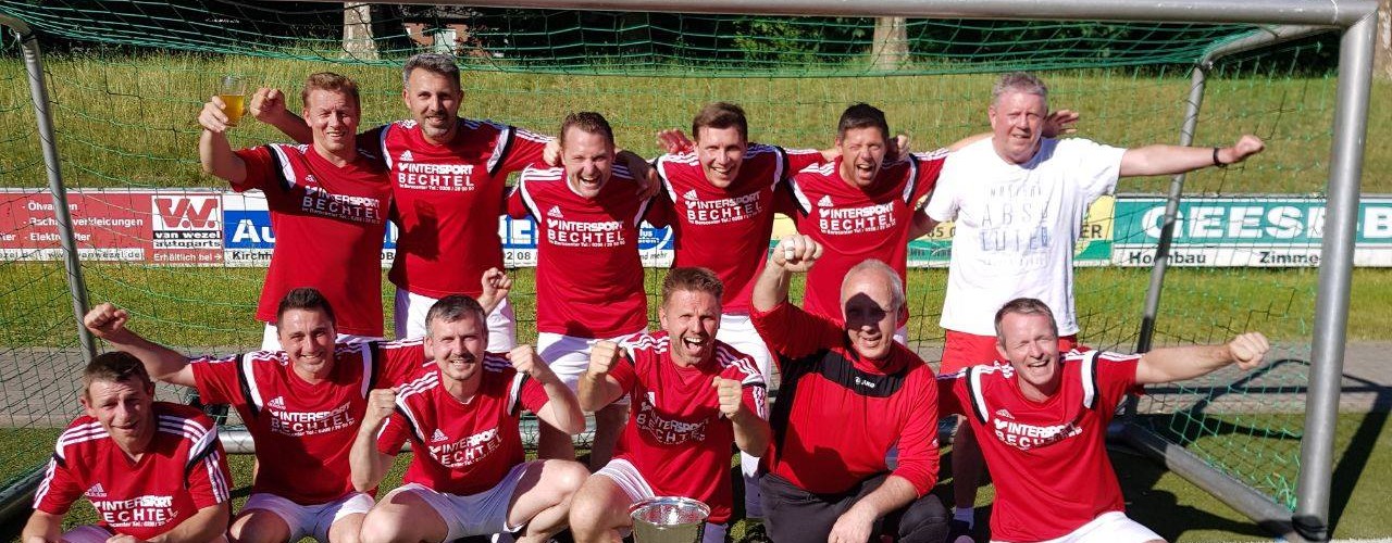 Foto zum Beitrag: Turniersieg AH bei der Spvgg Sterkrade 06/07 am 27.05.17